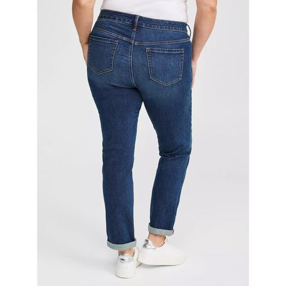 Torrid SHORT Perfect Boyfriend Mid Rise Medium Wash Ankle Stretch Denim Jeans - Picture 11 of 12
